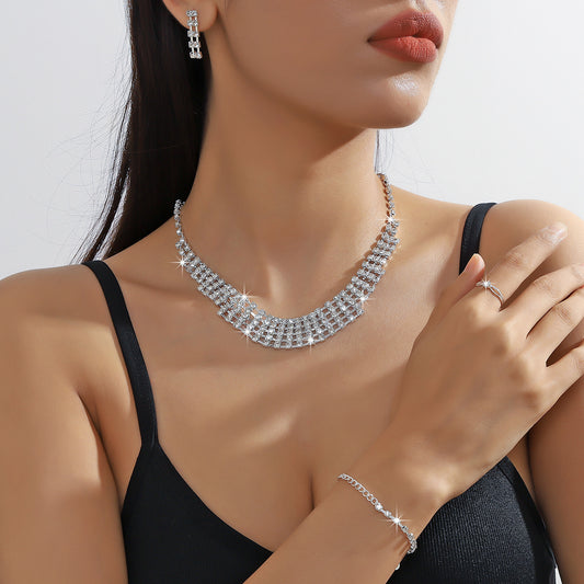 "Claw Chain 4-Piece Jewelry Set – Necklace, Bracelet, Earrings & Ring"