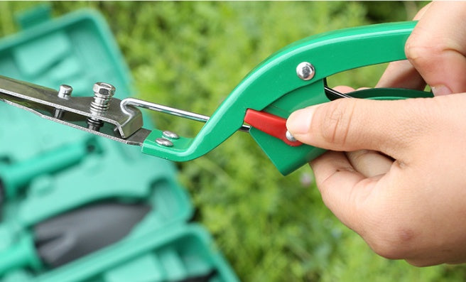 "10-Piece Gardening Tool Set – Complete Hand Tools Kit for Planting, Pruning & Digging"