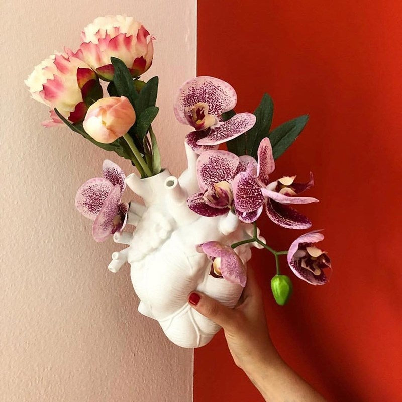 "Heart-Shaped Nordic Style Flower Vase – Artistic Desktop Plant Pot & Home Décor Ornament, Perfect Gift"