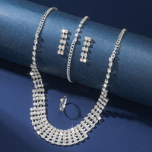 "Claw Chain 4-Piece Jewelry Set – Necklace, Bracelet, Earrings & Ring"